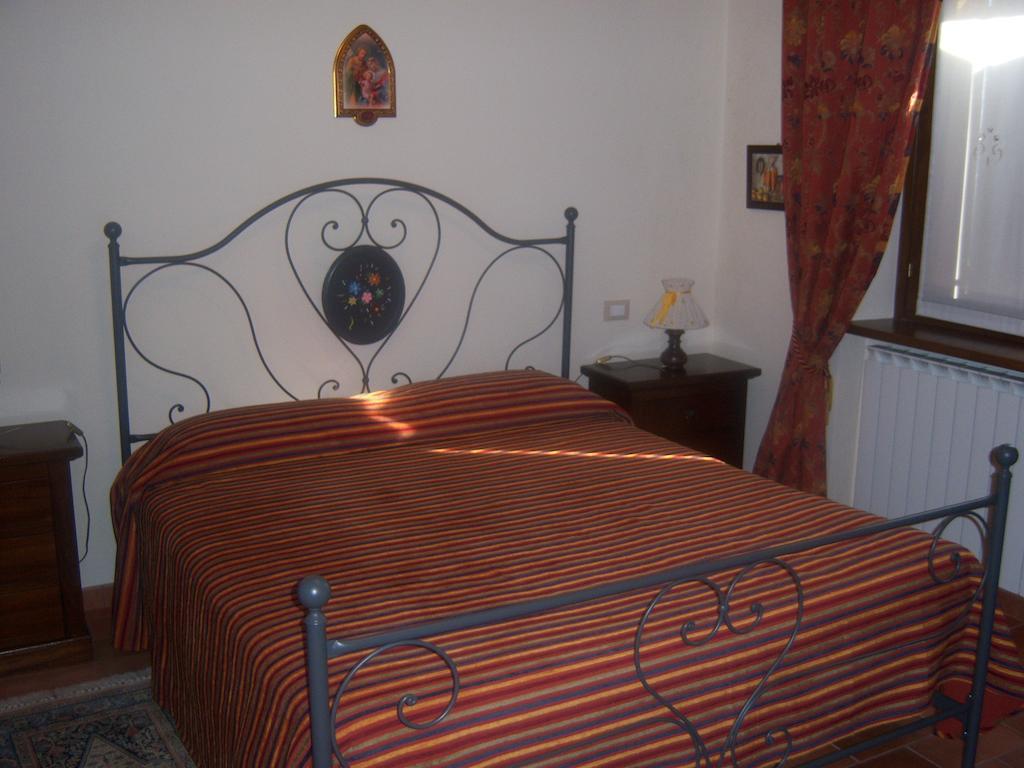 Agriturismo Lo Sgorzolo Пергола Номер фото