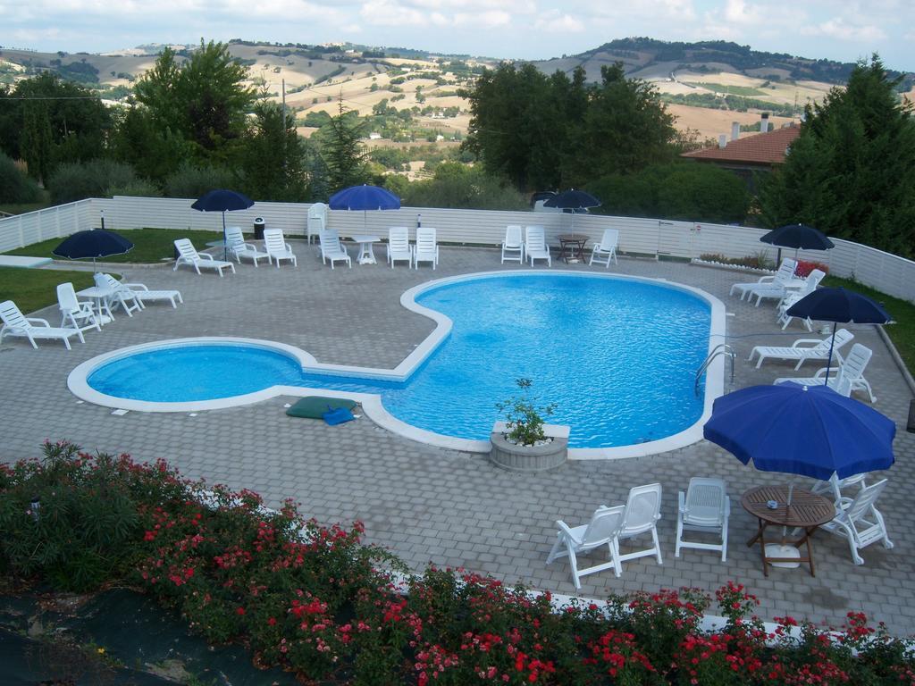 Agriturismo Lo Sgorzolo Пергола Экстерьер фото